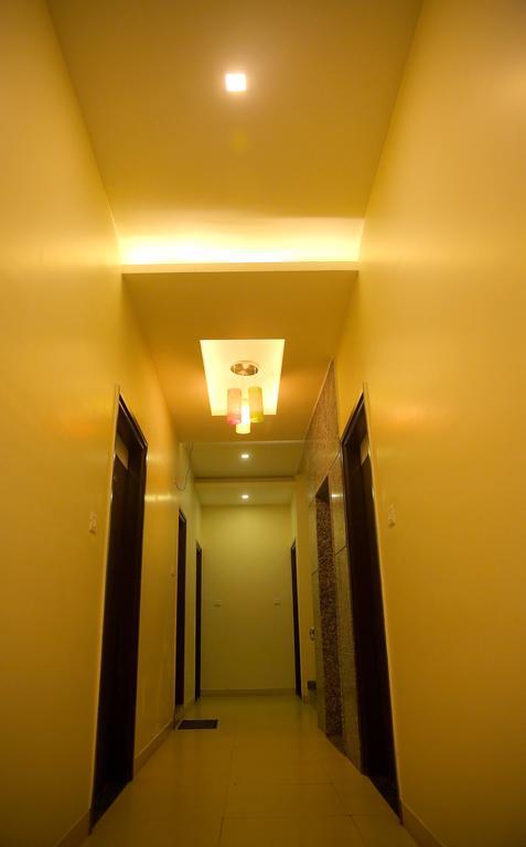 Hotel Rivera Palace Varanasi Exterior foto