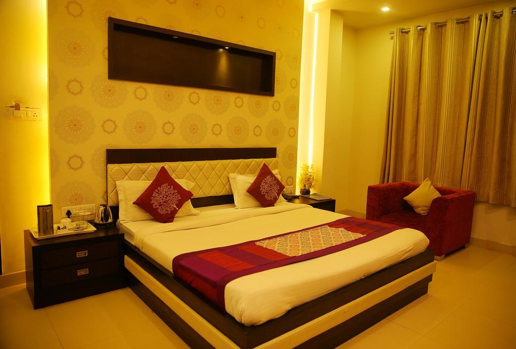 Hotel Rivera Palace Varanasi Exterior foto